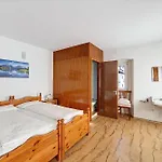 בית הארחה Trieste - Lorenzago 3*